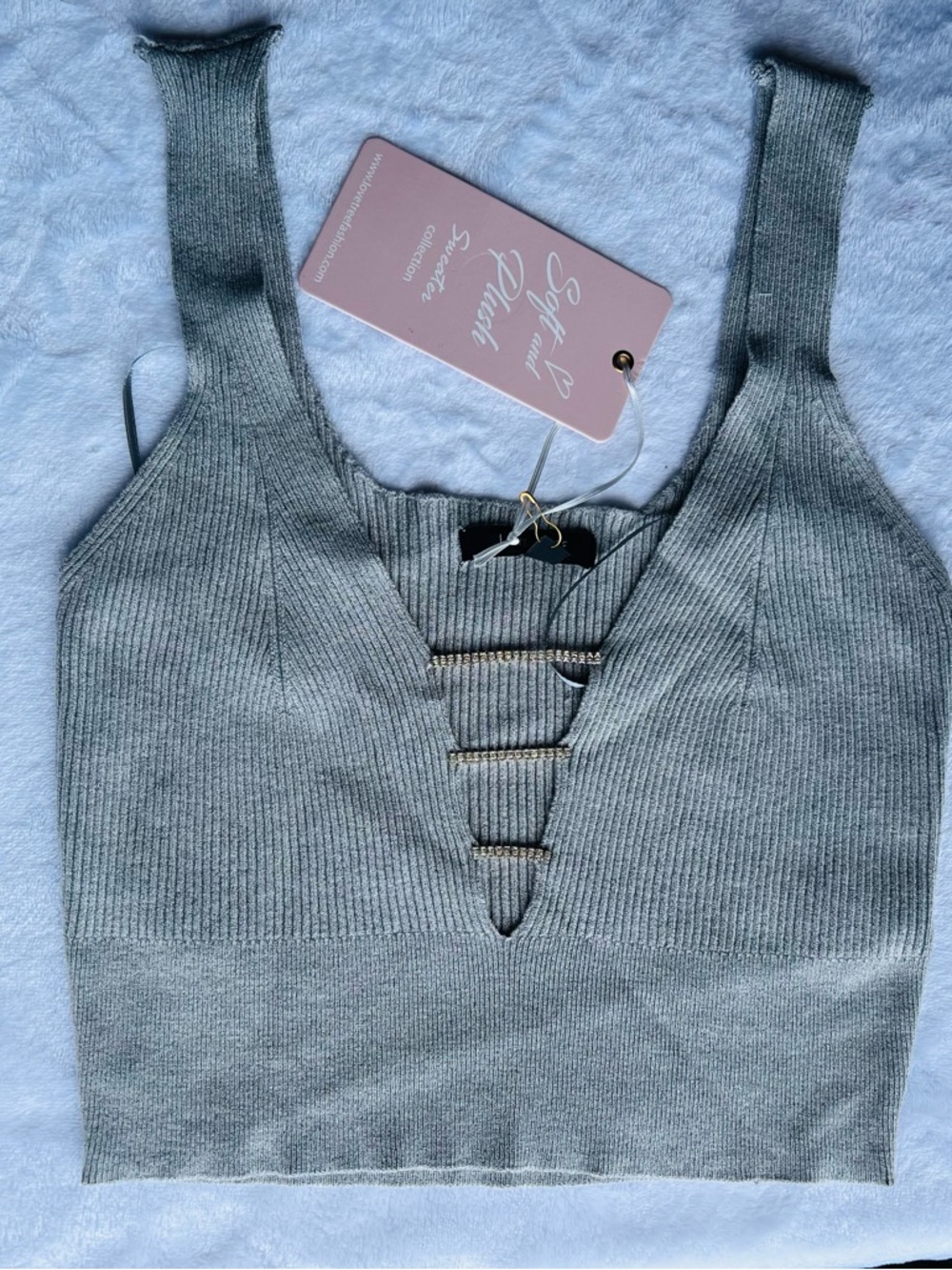 Gray Ribbed V-Neck Tank Top - Picture 2 of 4